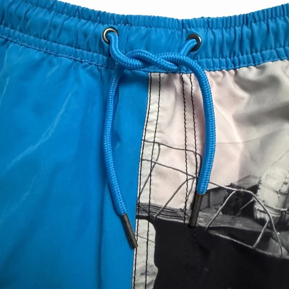 Maui & Sons Jaws Compression Lined Swim Trunks Mens Large Shark Board Shorts 80s